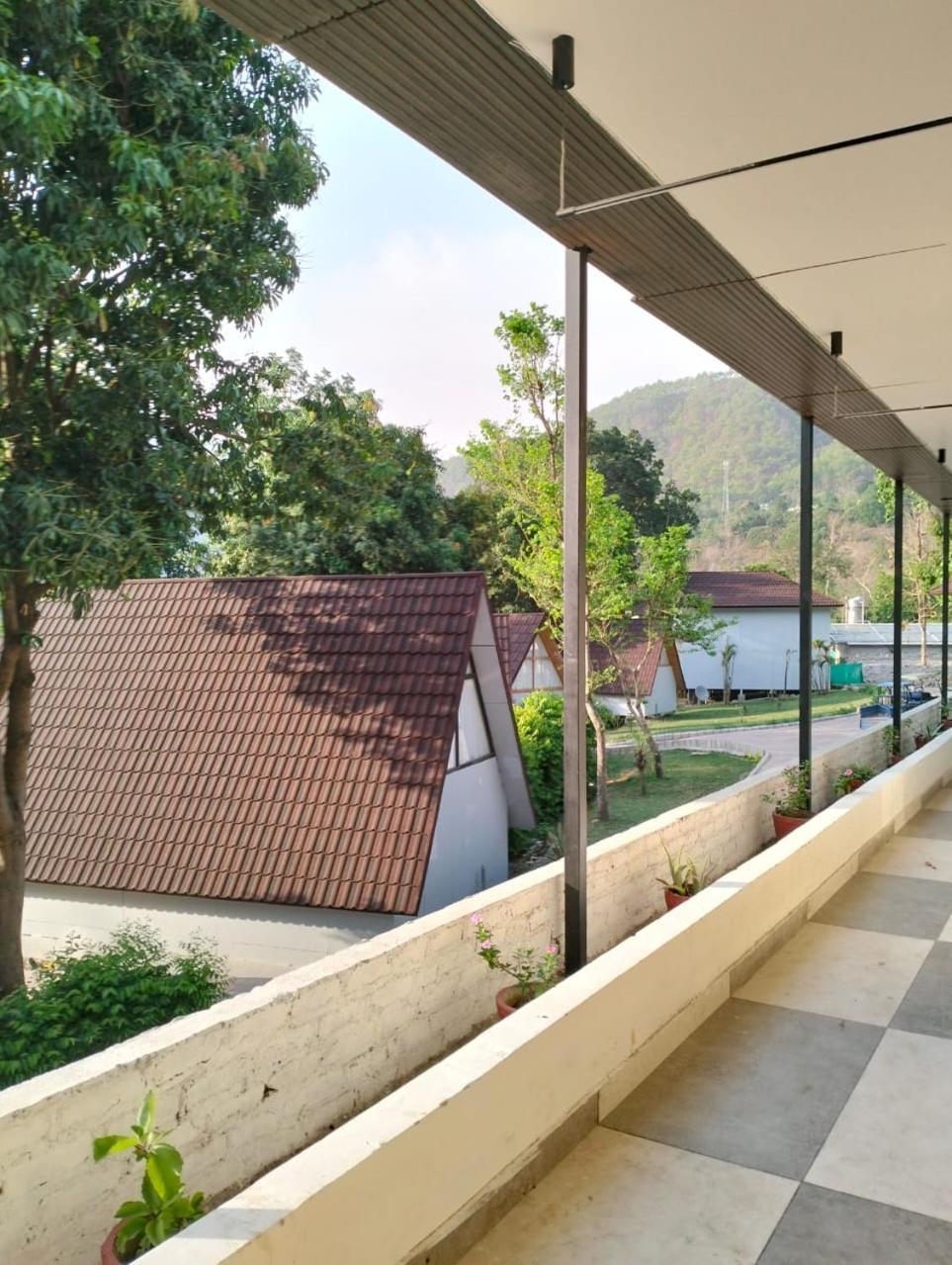 Welcomheritage Tarangi Ramganga Resort Marchula Bagian luar foto