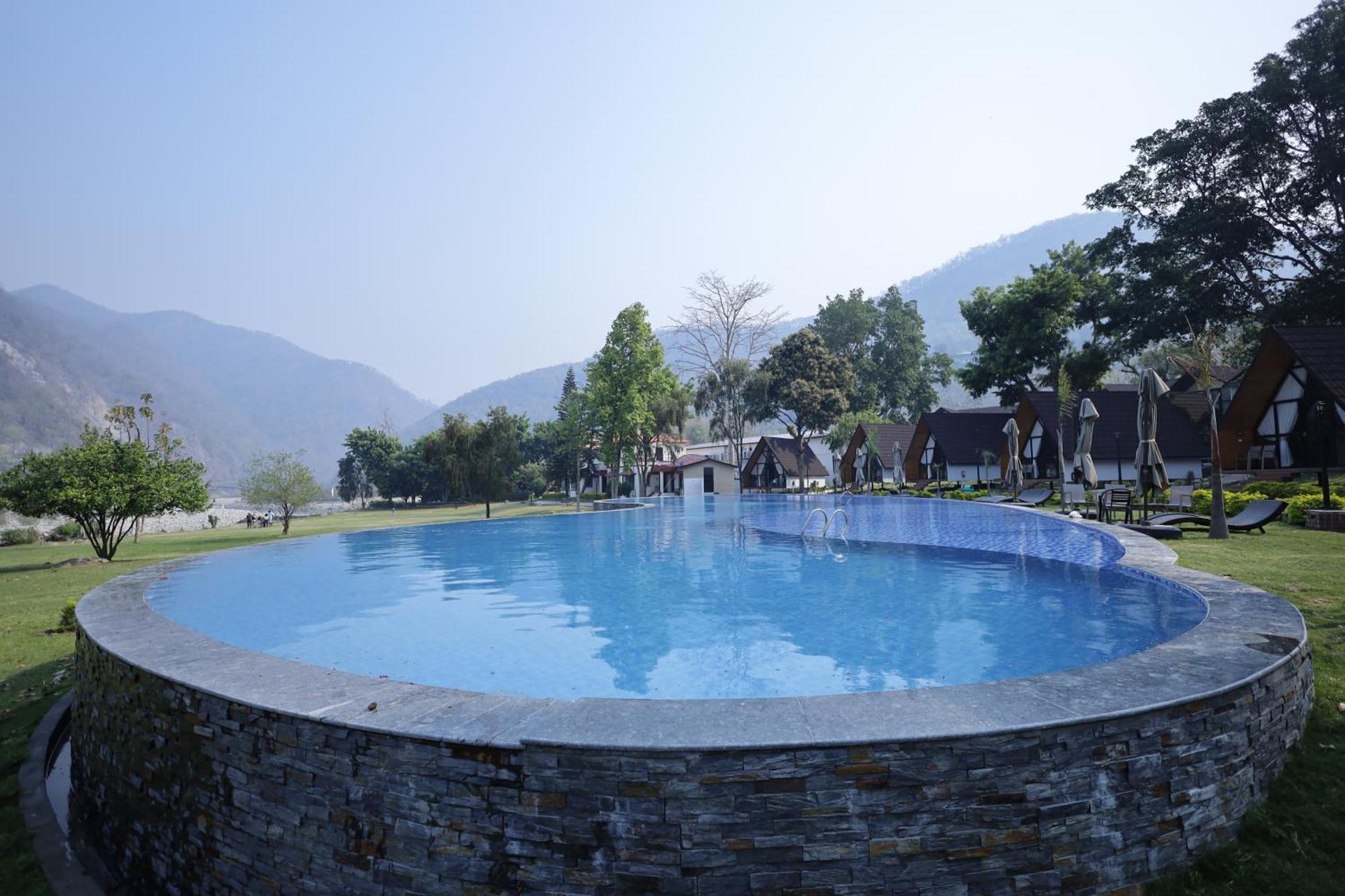 Welcomheritage Tarangi Ramganga Resort Marchula Bagian luar foto