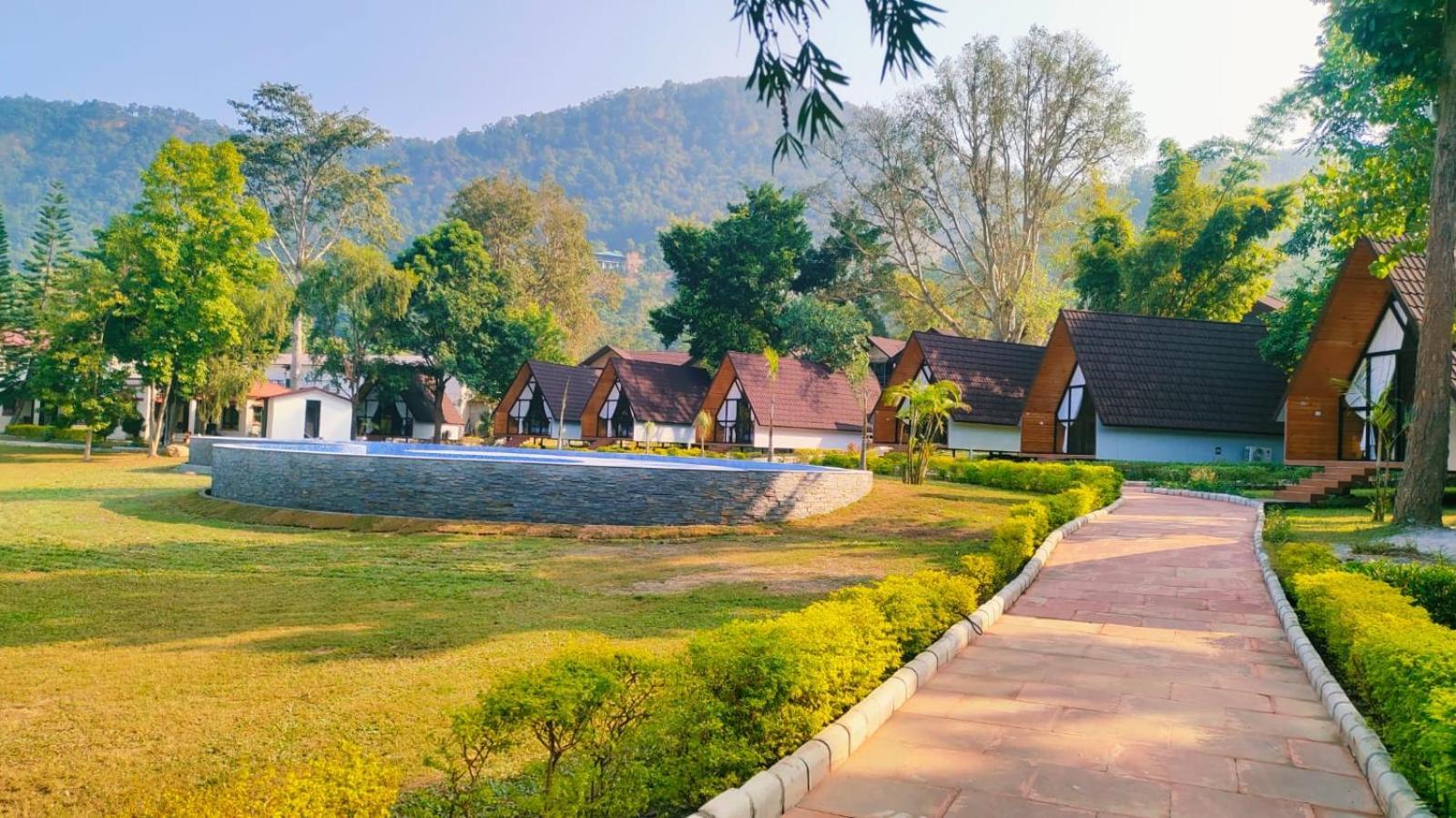 Welcomheritage Tarangi Ramganga Resort Marchula Bagian luar foto