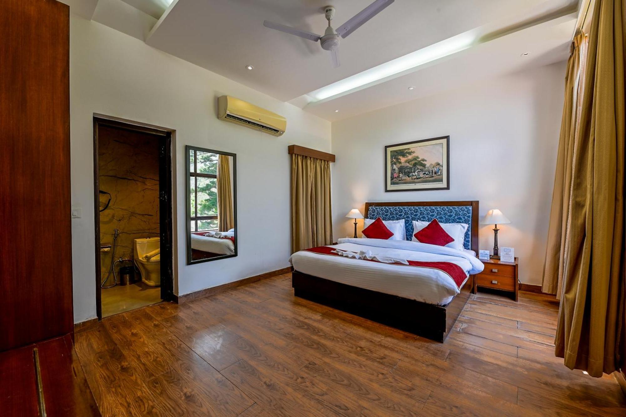Welcomheritage Tarangi Ramganga Resort Marchula Bagian luar foto