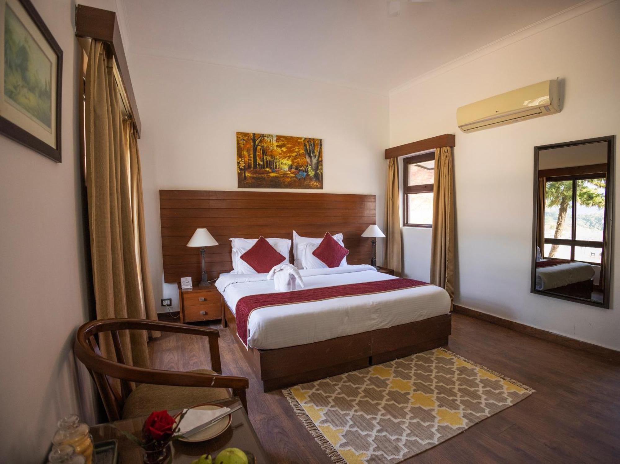 Welcomheritage Tarangi Ramganga Resort Marchula Bagian luar foto