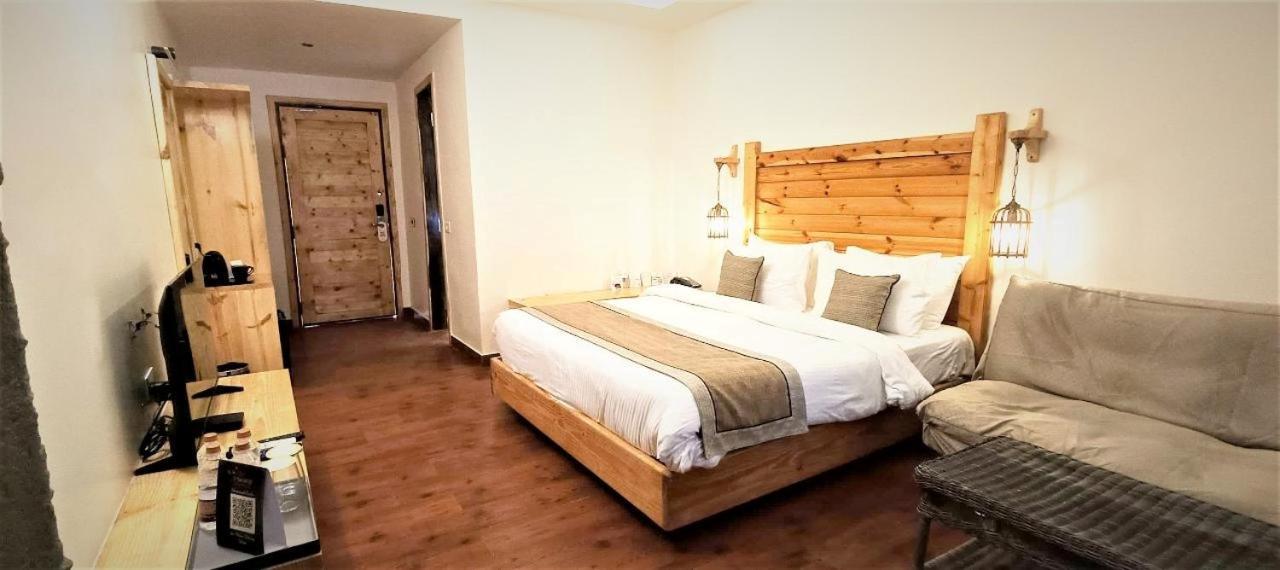Welcomheritage Tarangi Ramganga Resort Marchula Bagian luar foto